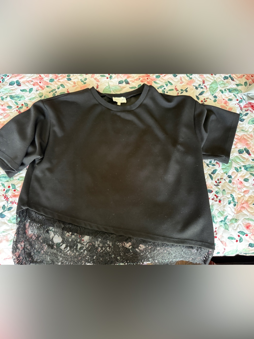 entro Black Lace-Hem Short Sleeve Top